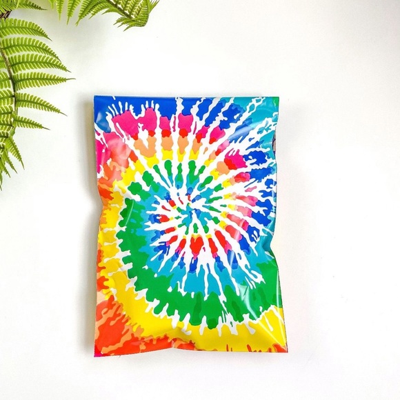 25 6X9 Poly Mailers Tie Dye Flat Shipping Envelopes PRICE IS FIRM - Picture 6 of 7